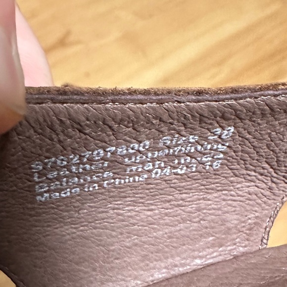 Dansko sandal size 38 leather. Slight wear on footbed as shown - Picture 4 of 4